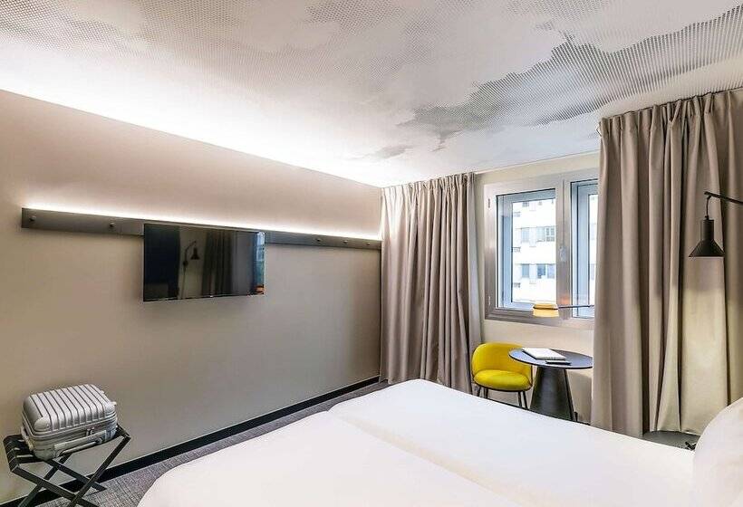 اتاق خانوادگی, Ibis Malaga Centro Ciudad