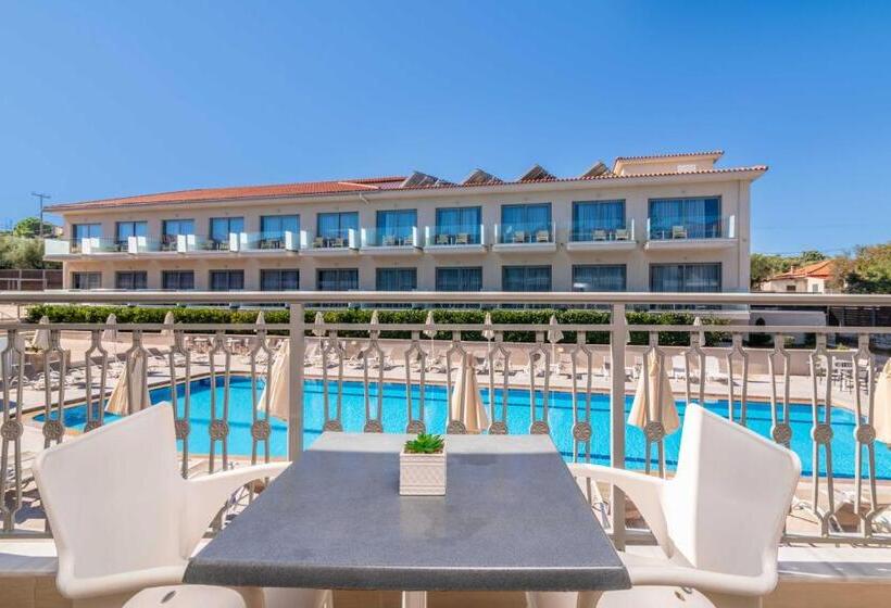 Номер Стандарт Вид на Бассейн, Karras Grande Resort