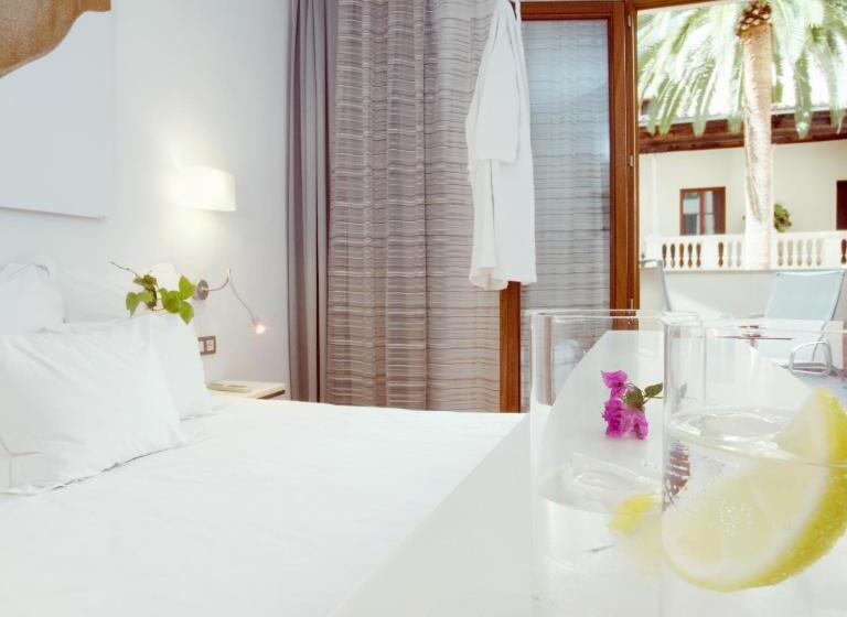 سوییت جونیور, Petit Palace Hotel Tres