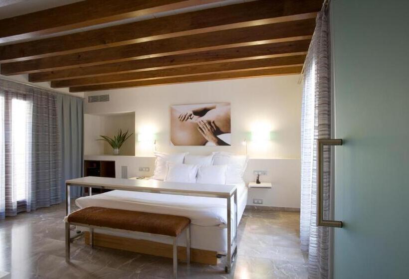 سوییت لوکس, Petit Palace Hotel Tres
