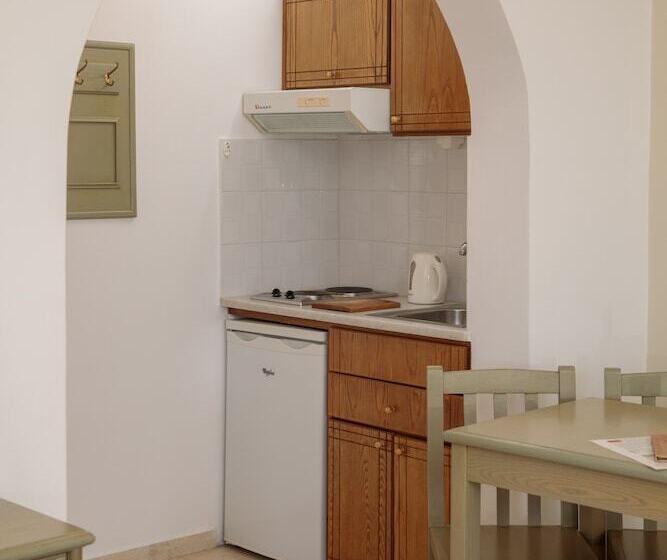 اتاق استاندارد چهار تخته, Proteas Hotel & Suites