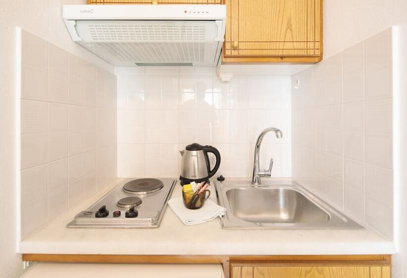 اتاق استاندارد چهار تخته, Proteas Hotel & Suites