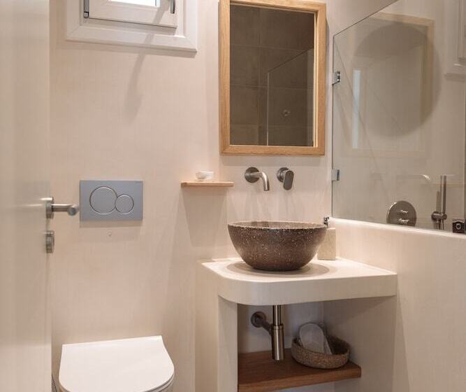 استودیوی استاندارد با چشم‌انداز دریا, Proteas Hotel & Suites