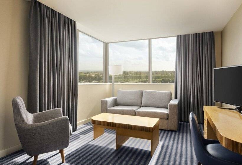 Люкс, Ramada Hotel & Suites By Wyndham Coventry