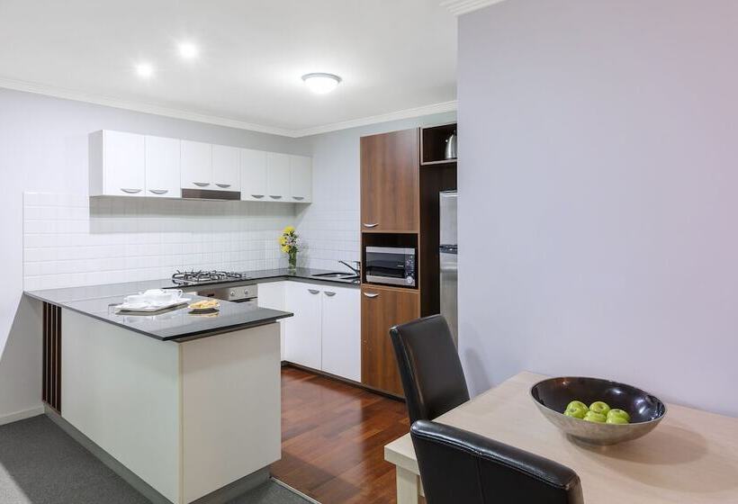 Апартаменты 2 Спальни, Oaks Brisbane Lexicon Suites