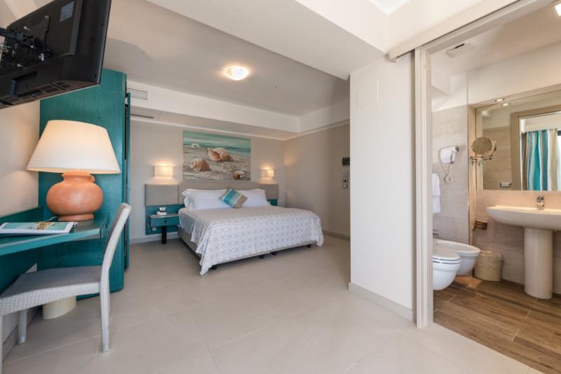 اتاق لوکس با چشم‌انداز دریا, Acacia Marina