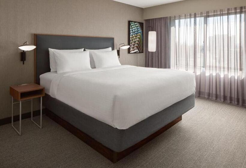 מיטת קינג בסוויטה, Courtyard By Marriott Mississaugaairport Corporate Centre West