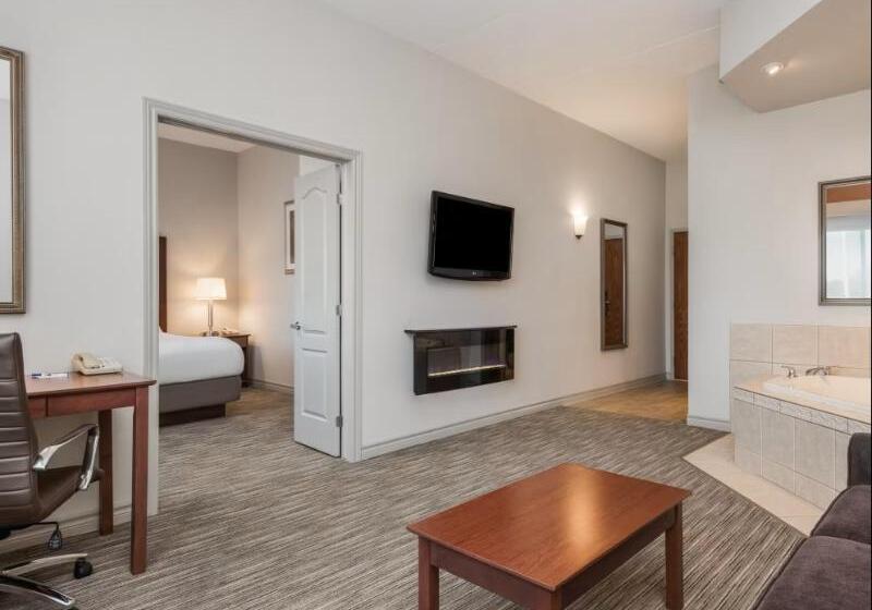 스위트 킹사이즈 침대, Holiday Inn Express Hotel & Suites 1000 Islands   Gananoque, An Ihg
