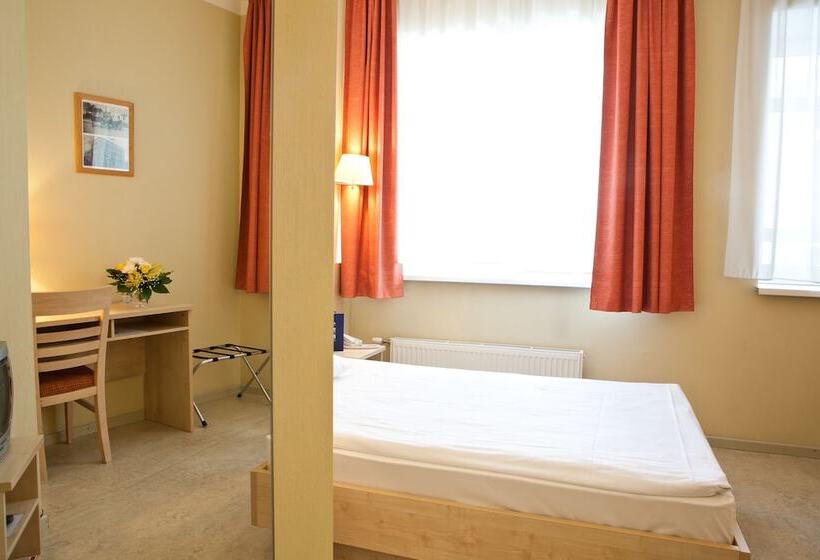 اتاق استاندارد یک نفره, Kolonna Hotel Rēzekne