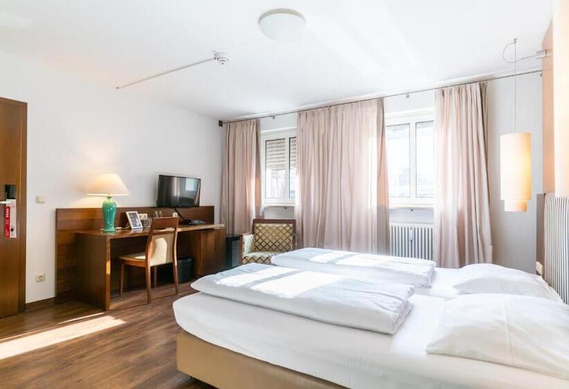 舒适三人间, Altstadthotel Grauer Wolf