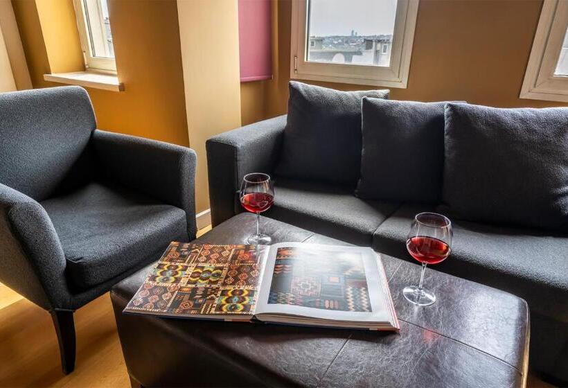 سوییت سوپریور, Ansen Hotel And Suites