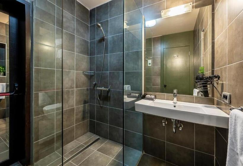 سوییت سوپریور, Ansen Hotel And Suites