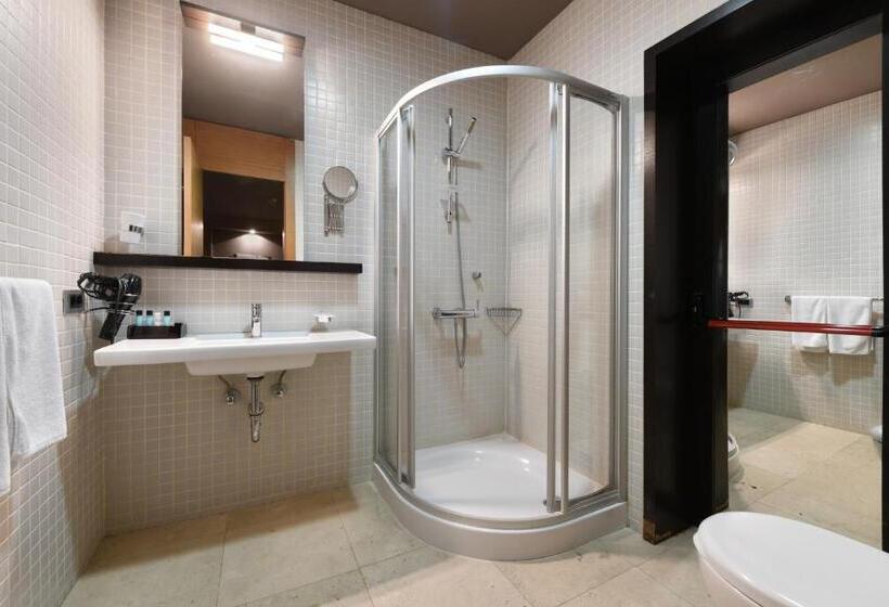 سوییت سوپریور, Ansen Hotel And Suites