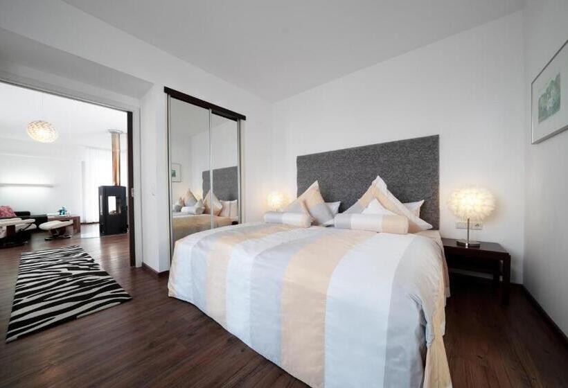Suite with lake view, Resort Mark Brandenburg & Fontane Therme