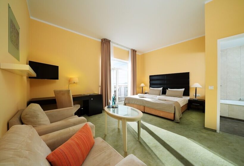Comfort room with lake view, Resort Mark Brandenburg & Fontane Therme