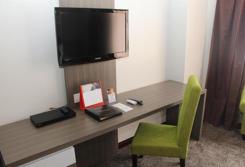Номер Executive, Swiss Belhotel Borneo Samarinda