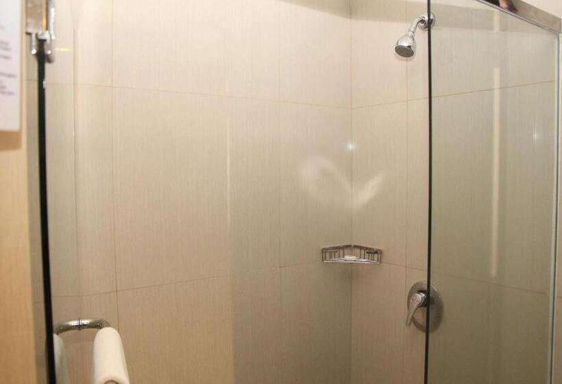 Номер Deluxe, Swiss Belhotel Borneo Samarinda