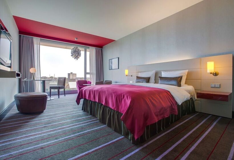 Номер Премиум, Radisson Blu Media Harbour Hotel, Düsseldorf