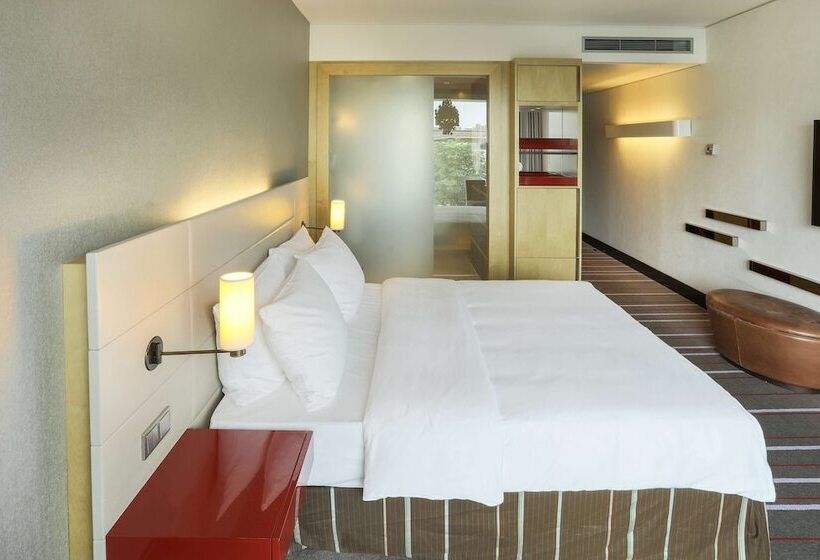 Номер Superior, Radisson Blu Media Harbour Hotel, Düsseldorf