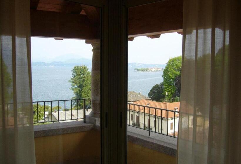 Superior room with lake view, Azalea