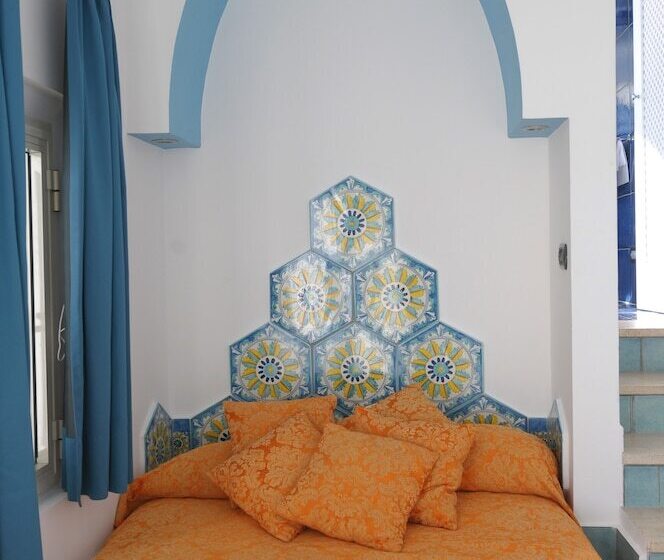 اتاق کلاسیک, La Ninfa