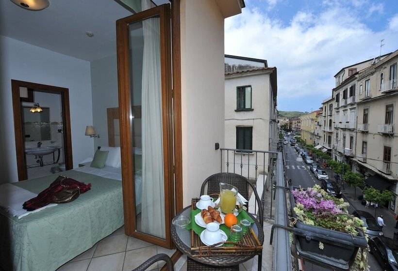 标准间, Sorrento City