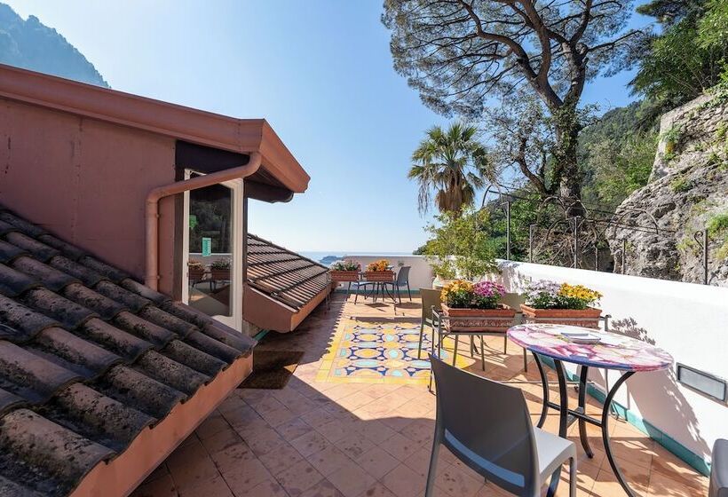 سوییت جونیور با چشم‌انداز دریا, Villa Annalara Charme And Relax