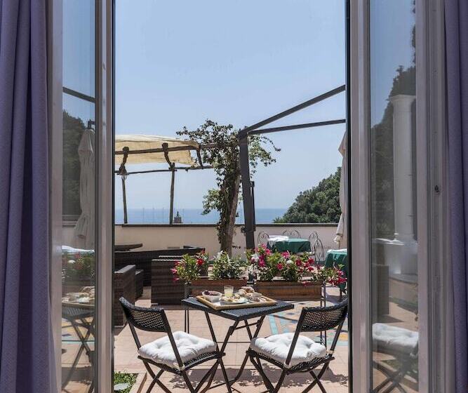سوییت جونیور با چشم‌انداز دریا, Villa Annalara Charme And Relax