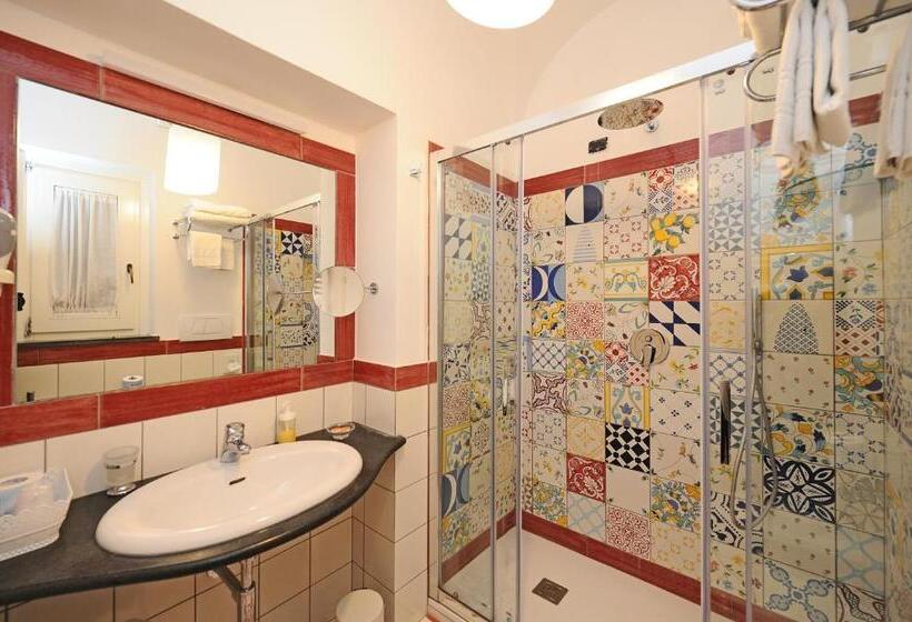 اتاق لوکس چهار تخته, Villa Annalara Charme And Relax