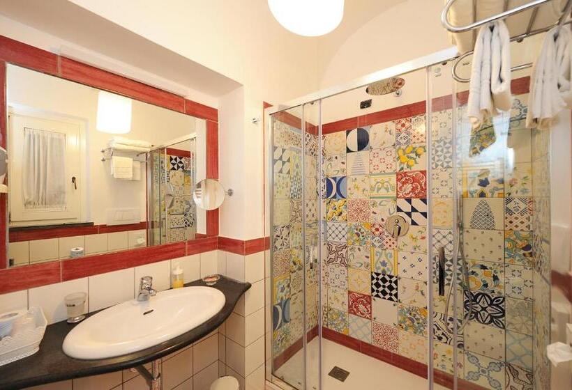 اتاق لوکس چهار تخته, Villa Annalara Charme And Relax