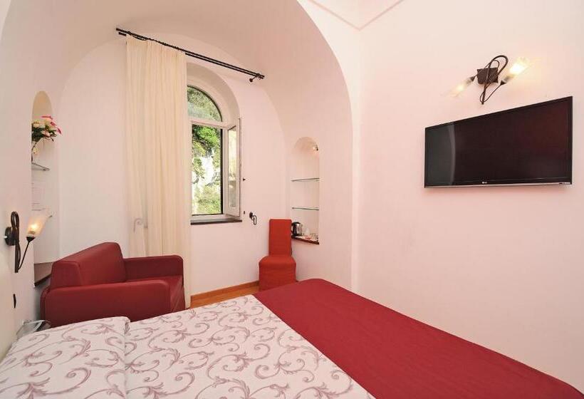اتاق لوکس چهار تخته, Villa Annalara Charme And Relax