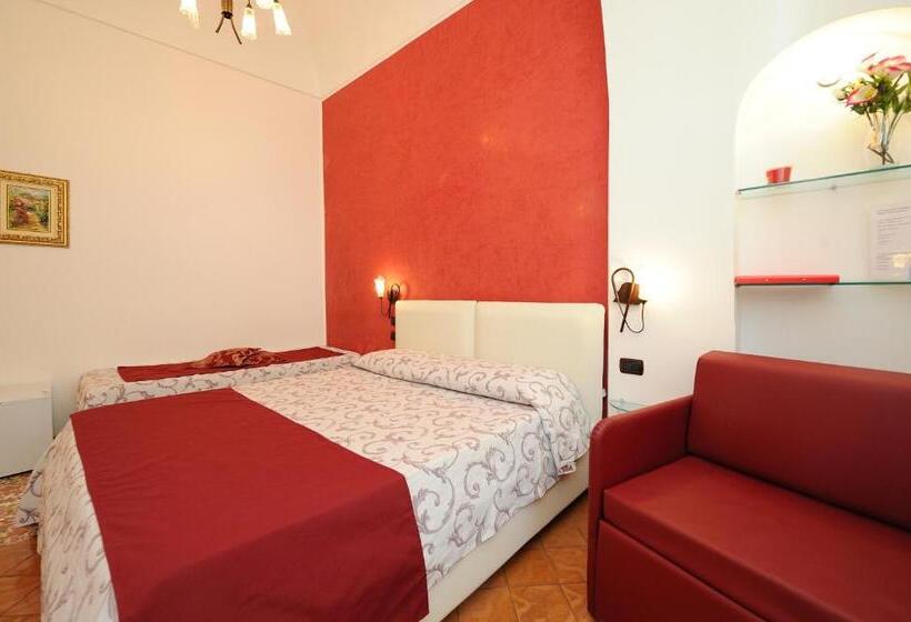 اتاق لوکس سه تخته, Villa Annalara Charme And Relax