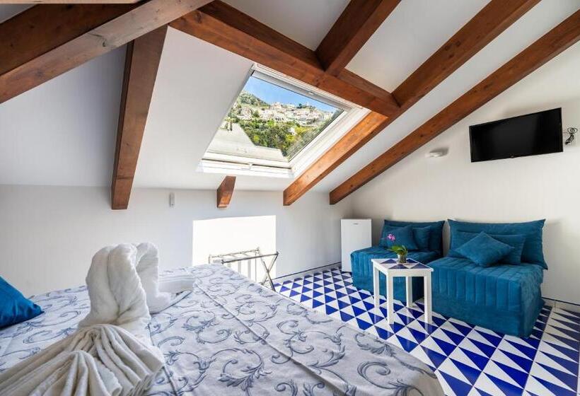 اتاق سه نفره دلوکس با چشم‌انداز دریا, Villa Annalara Charme And Relax