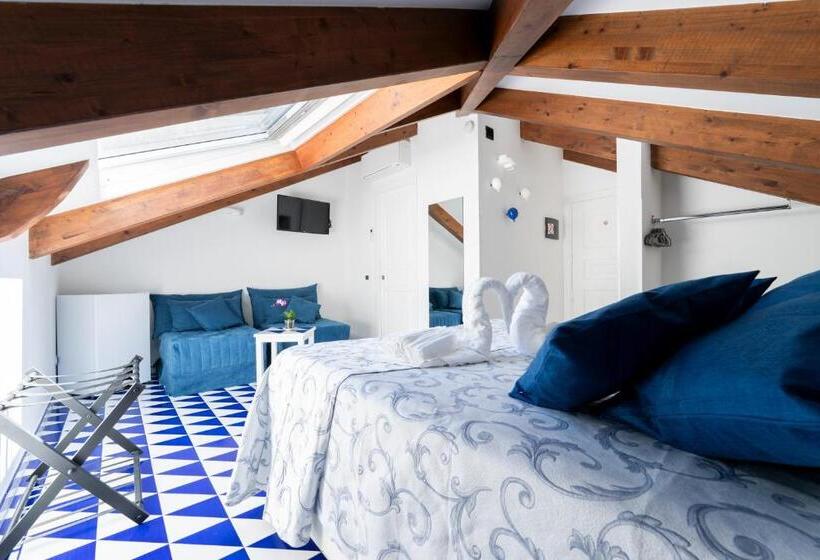 اتاق سه نفره دلوکس با چشم‌انداز دریا, Villa Annalara Charme And Relax