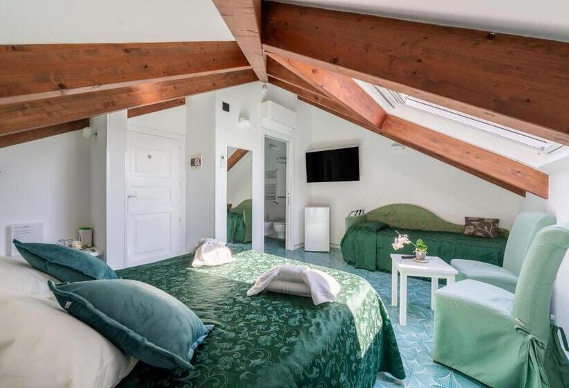 سوییت جونیور با چشم‌انداز دریا, Villa Annalara Charme And Relax