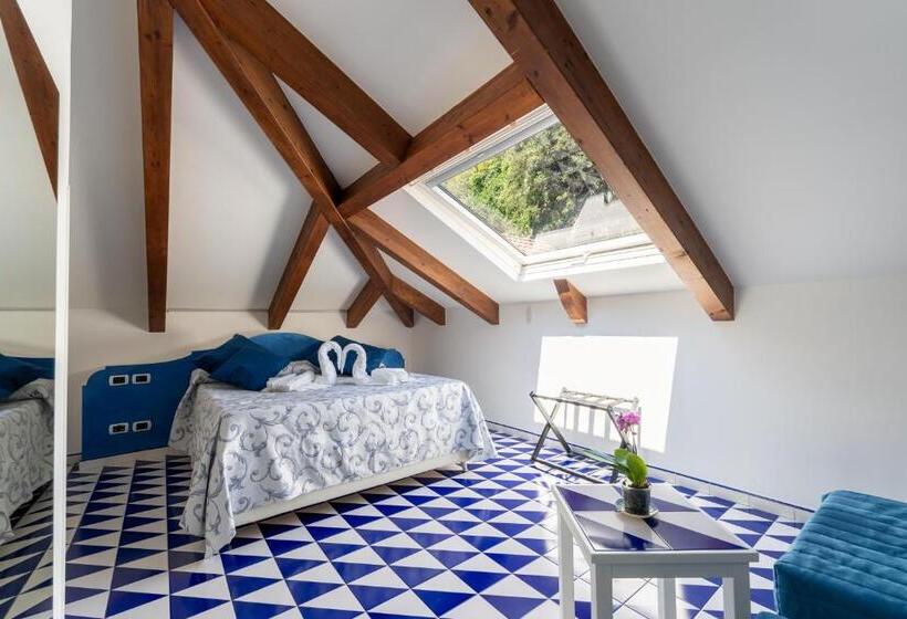 اتاق سه نفره دلوکس با چشم‌انداز دریا, Villa Annalara Charme And Relax