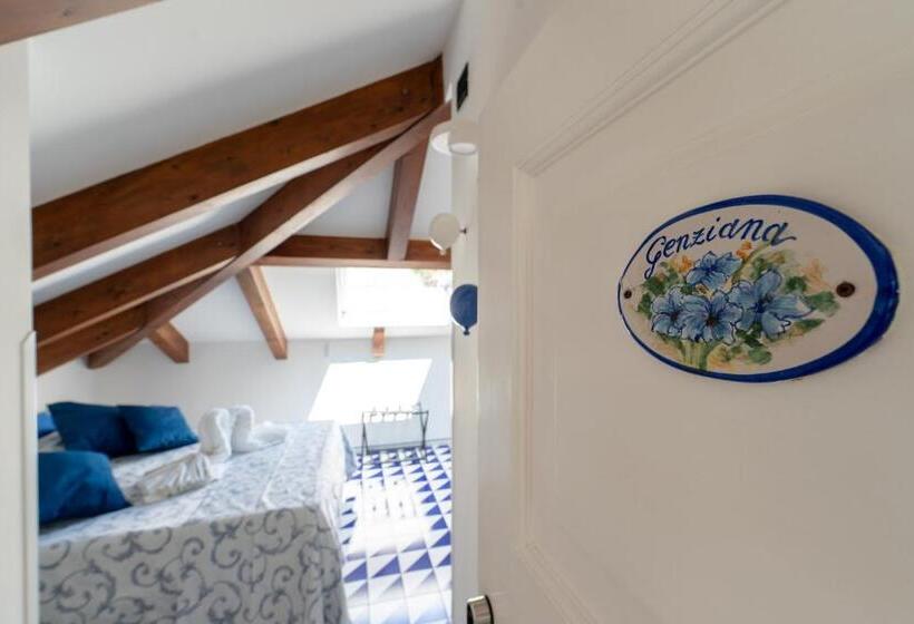 اتاق سه نفره دلوکس با چشم‌انداز دریا, Villa Annalara Charme And Relax