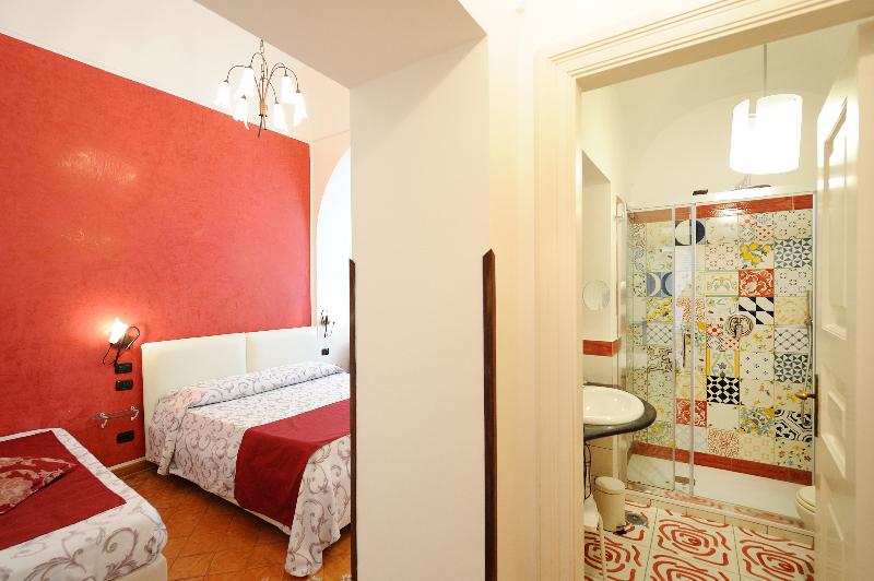 اتاق لوکس چهار تخته, Villa Annalara Charme And Relax