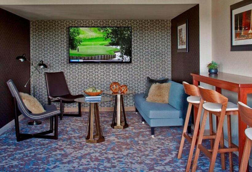 חדר סטנדרט עם מיטת קינג, Minneapolis Marriott West