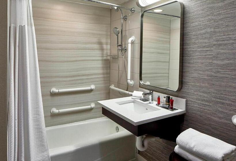 סוויטה, Minneapolis Marriott West
