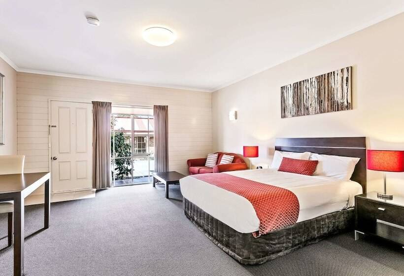 디럭스 룸, Quality Inn Colonial