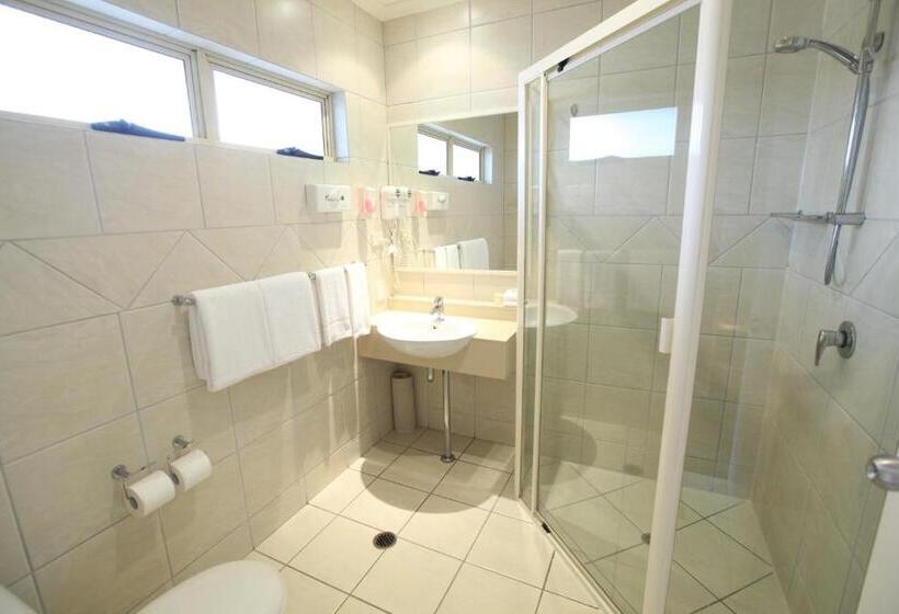 标准单人间, Red Bridge Motor Inn