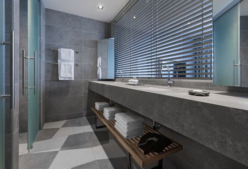 سوئیت پنت هاوس, Adriana Hvar Spa