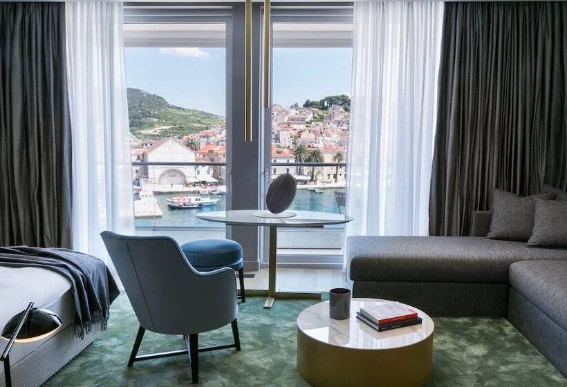 سوئیت پنت هاوس, Adriana Hvar Spa