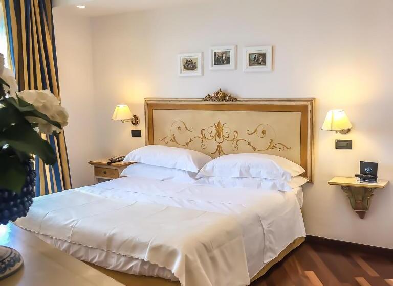 سوییت جونیور با چشم‌انداز دریا, Punta Campanella Resort & Spa