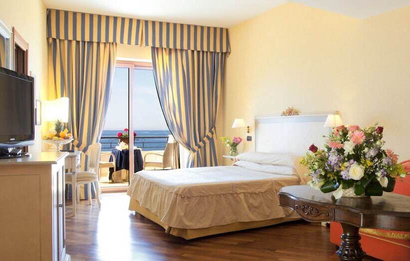Superior 3 pers. Havudsigt, Punta Campanella Resort & Spa