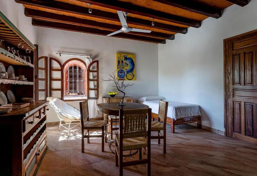 سوئیت جونیور با تراس, Suites La Hacienda