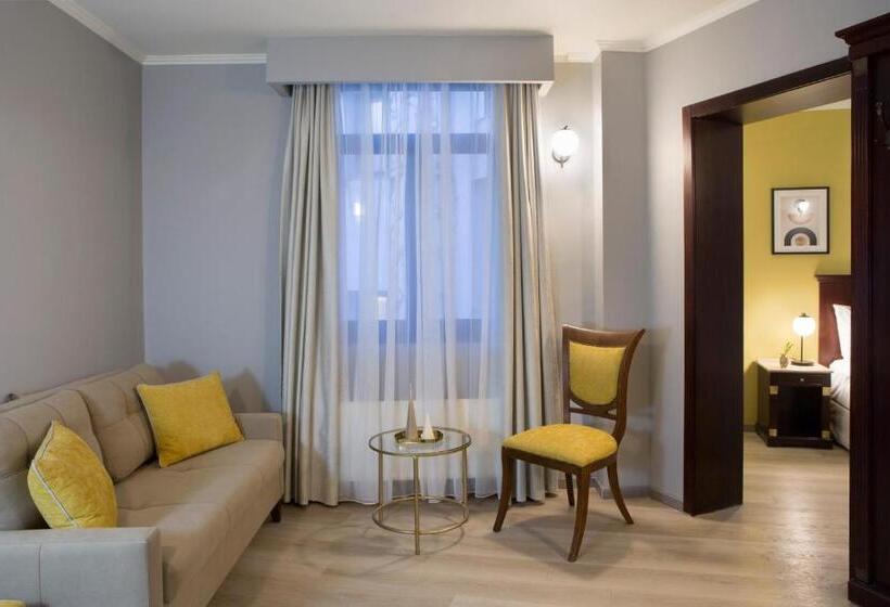 سوییت, Venezia By Zeus International