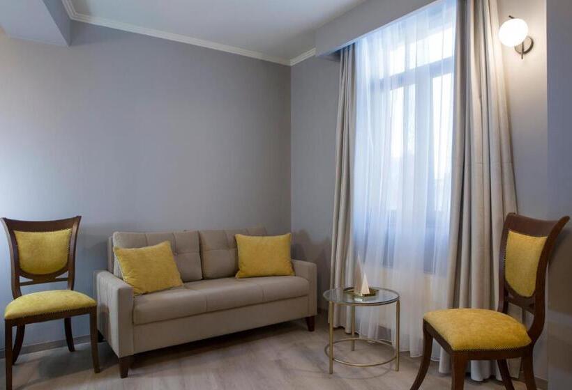 سوییت, Venezia By Zeus International