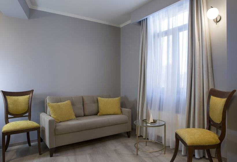 سوییت, Venezia By Zeus International